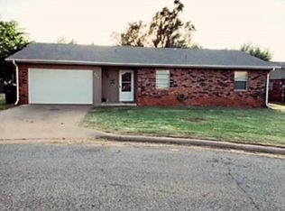 927 Shady Creek Cir, Guthrie, OK 73044