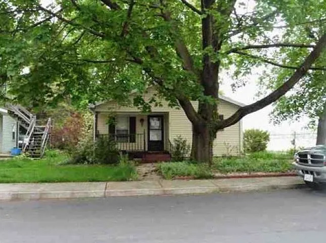 87 B St photo 1