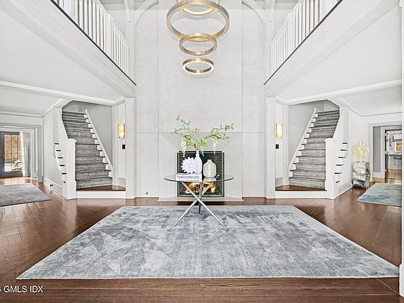 3rd image of 164 Round Hill Rd