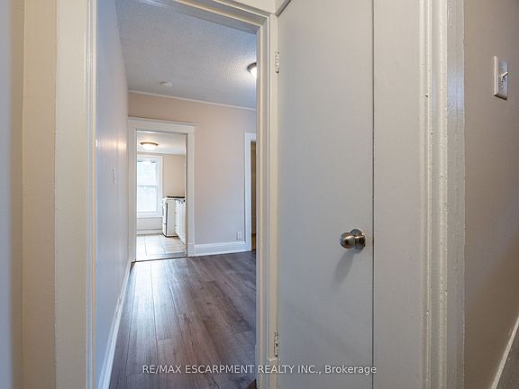 4th image of 89 Carrick Ave #3