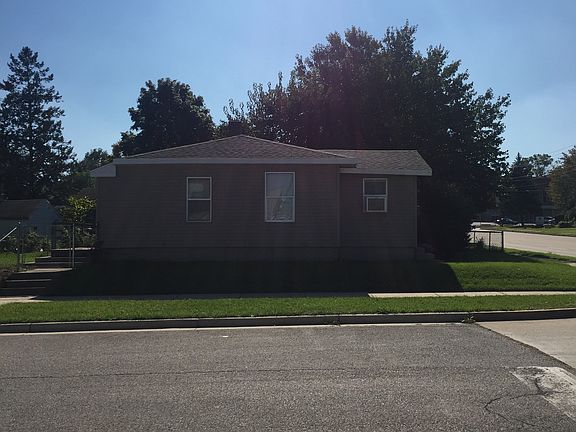 2nd image of 902 S Ironwood Dr