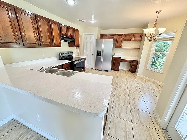 2813 Rolling Broak Dr — Photo 13