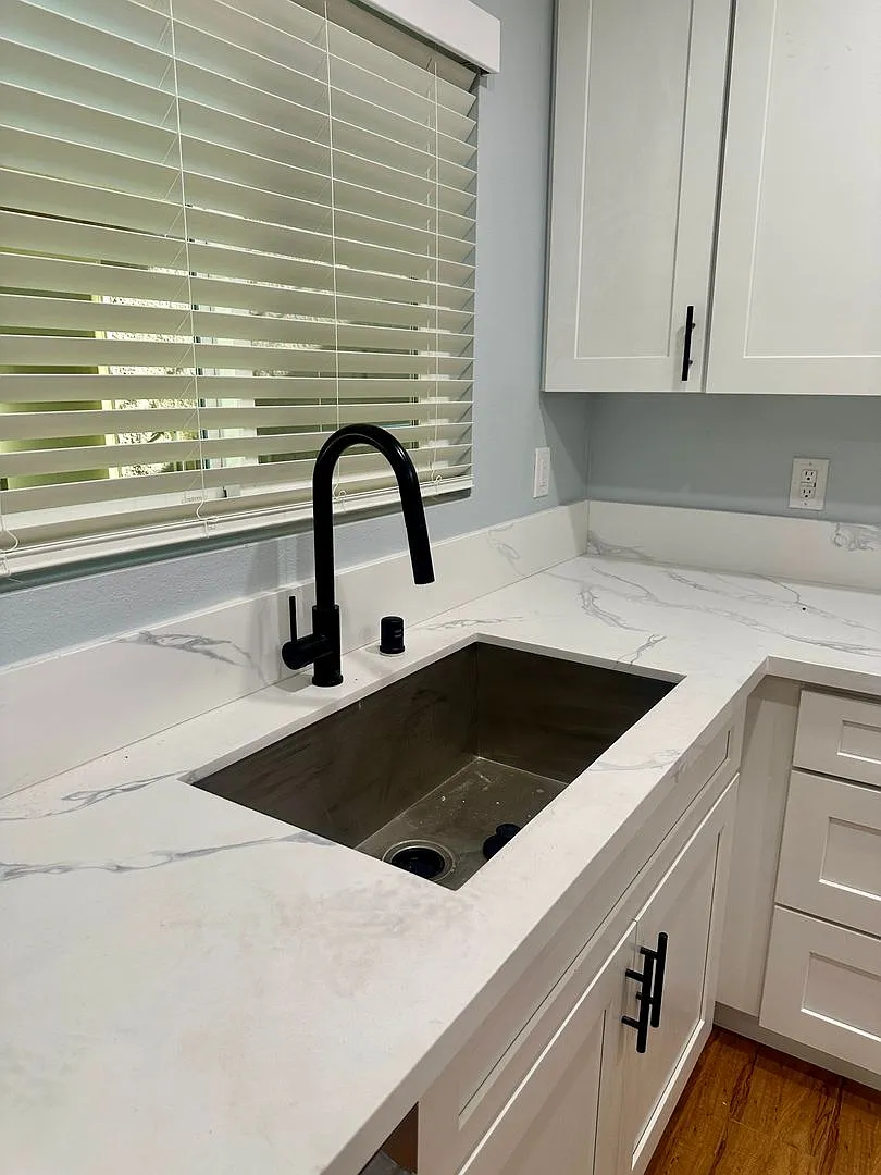215 Euclid Avenue — Photo 4