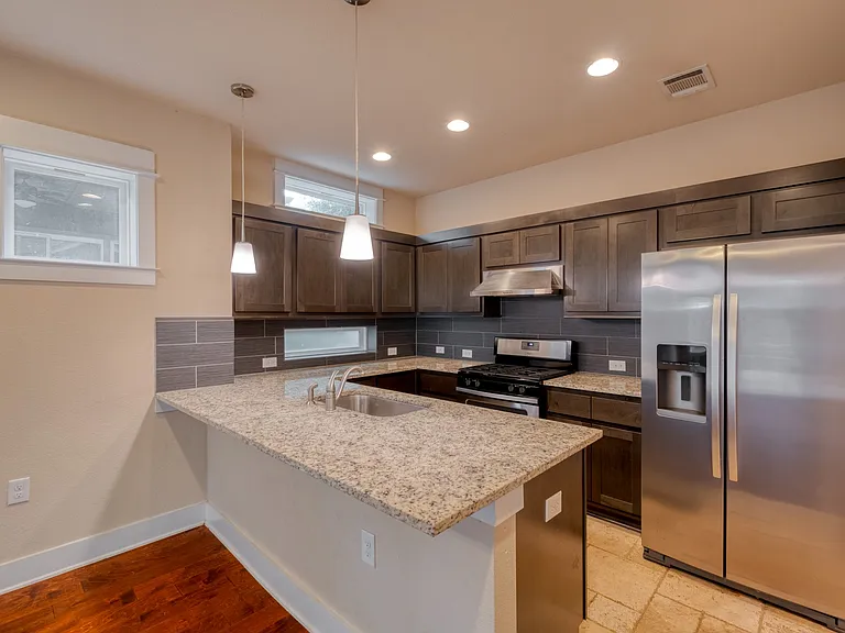 1912 Haskell St #2 — Photo 10