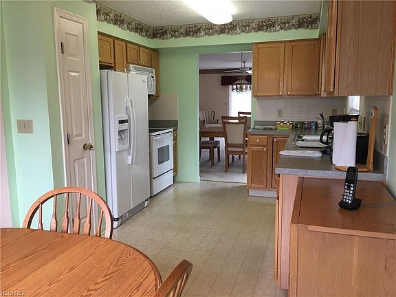 3rd image of 4621 Brookstone Ct