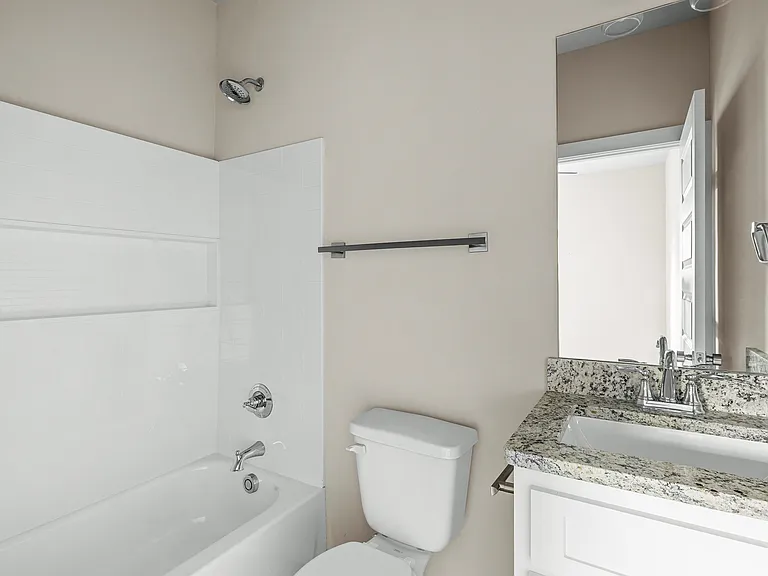 2290 W Tarleton St — Photo 10