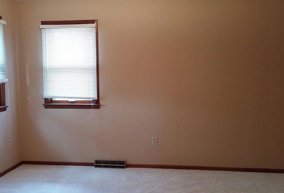 2nd image of 1121 N 9th St