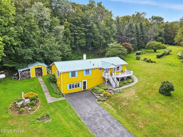 749 Rose Hill Rd, Lake Como, PA 18437