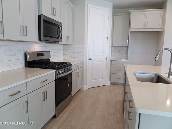 4th image of 359 LADYSLIPPER Drive