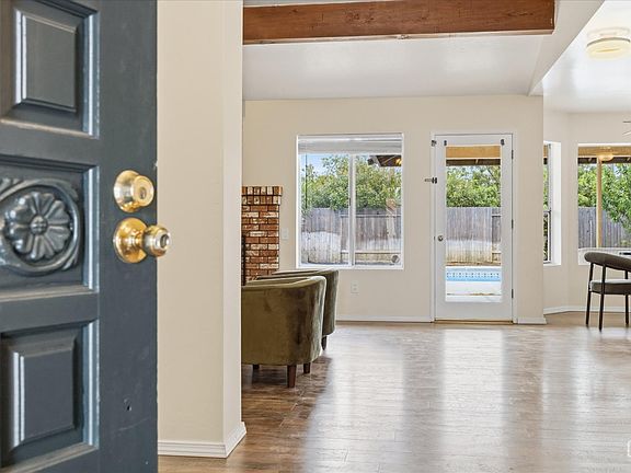 4th image of 9901 Mesa Oak Dr