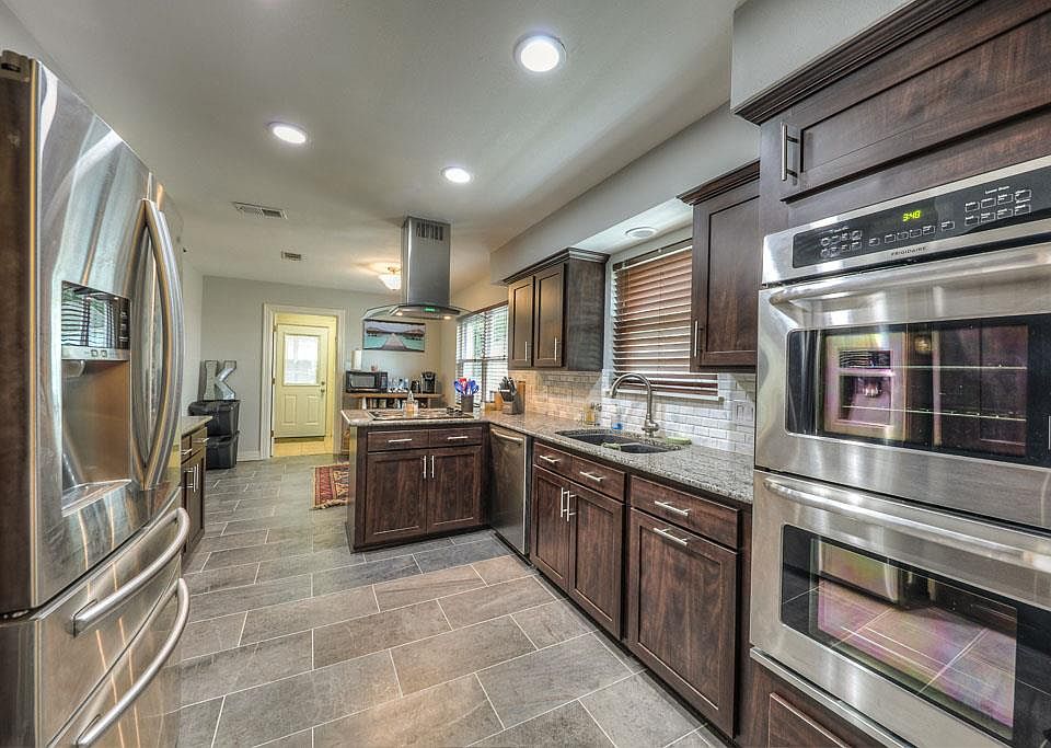 1st image of 674 Ravensworth Dr
