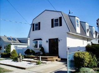 163 E Santa Barbara Rd, Lindenhurst, NY 11757