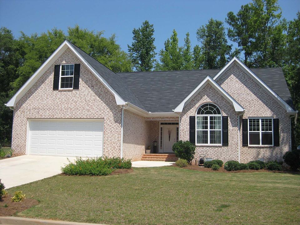 Spacious home on 2/3 acre