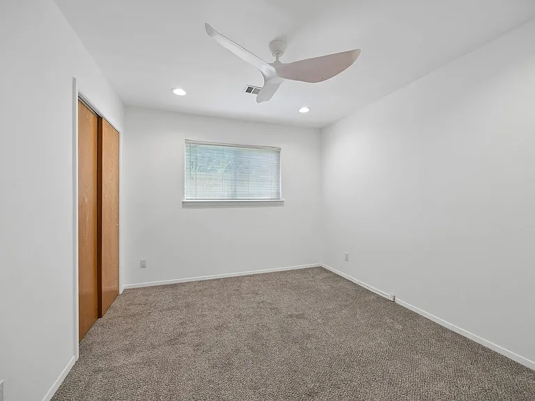 7050 Cole Creek Dr — Photo 11