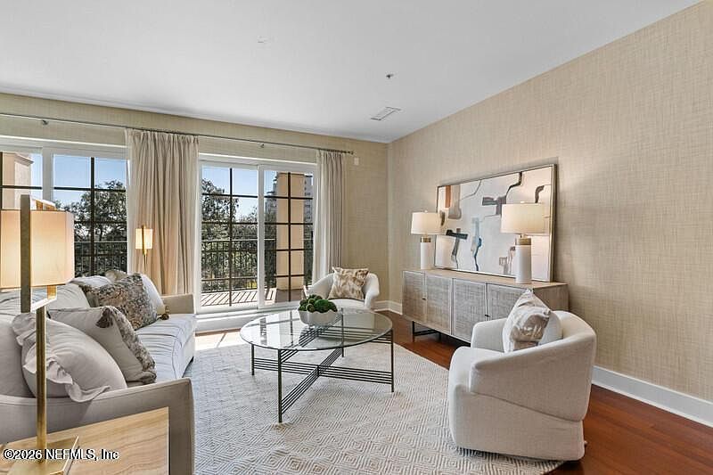 1st image of 1661 RIVERSIDE Avenue #426