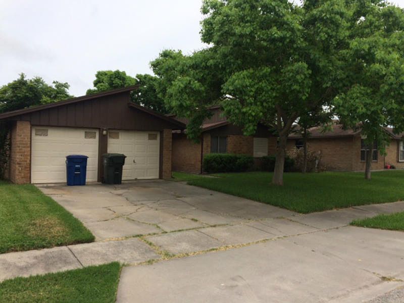2nd image of 5850 Crestwood Dr