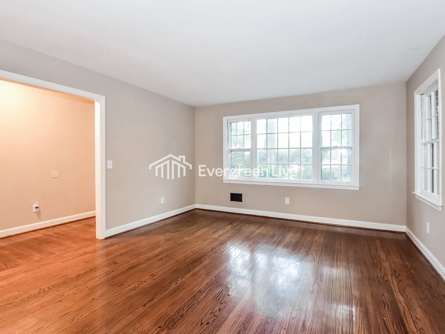 3 bed, 2.0 bath, 1183 sqft, $1,545 — Photo 3
