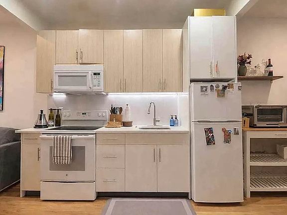 3rd image of 818 Lexington Ave APT 5F