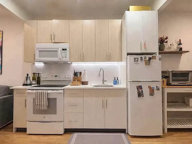 818 Lexington Ave #5F — Photo 3