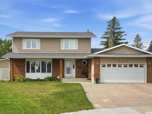 242 Auld CRESCENT, Saskatoon, SK S7H 4W9
