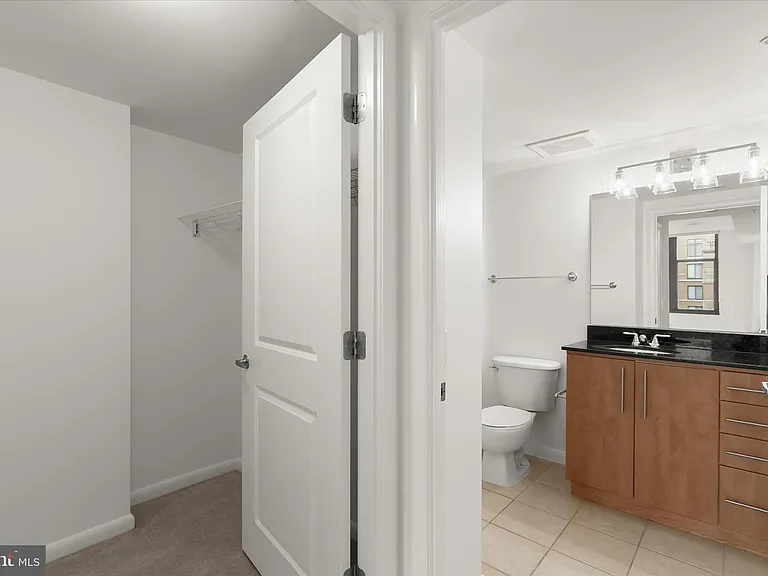 1021 Garfield St #905 — Photo 22