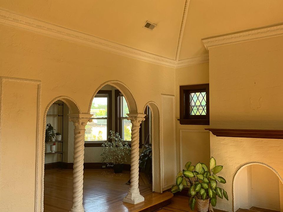 2nd image of 7717 Delmar Blvd Floor 2