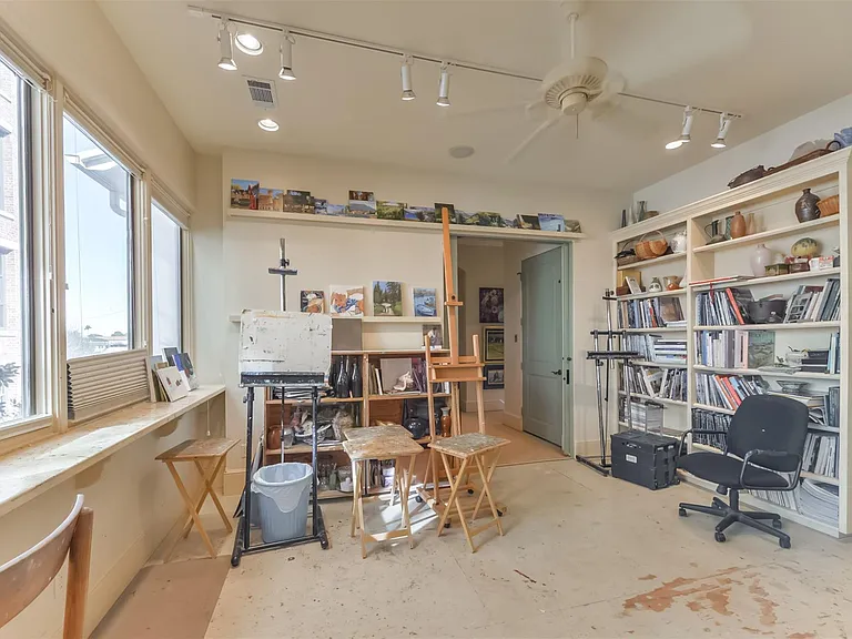 2712 Ferndale St — Photo 5