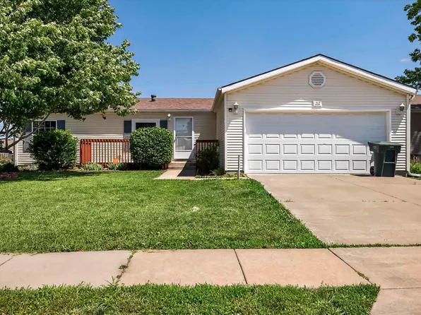 212 SE 44th Pkwy, Topeka, KS 66609