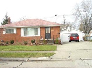 26653 Greenleaf St, Roseville, MI 48066