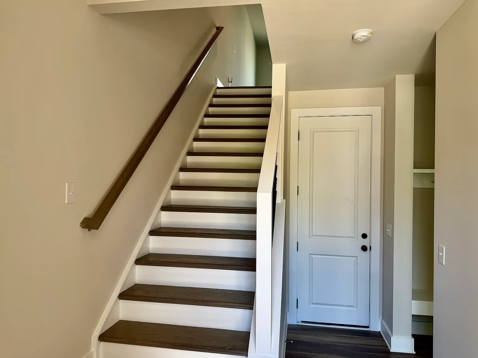 4 bed, 3.5 bath, 2309 sqft, $2,800 — Photo 4