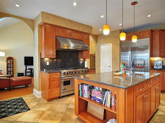 3rd image of 4429 Cityview Dr