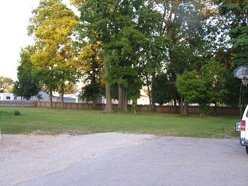 2nd image of 105 Short St