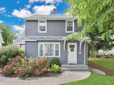 558 Riverside Drive, Fairfield, CT, 06824