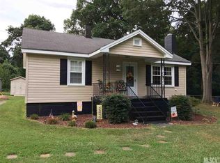 108 North St, Lincolnton, NC 28092