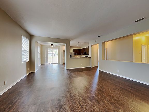 3rd image of 1317 SW California Blvd