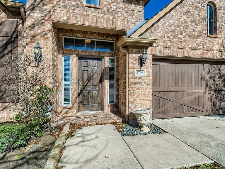 2798 Sparks Dr — Photo 1