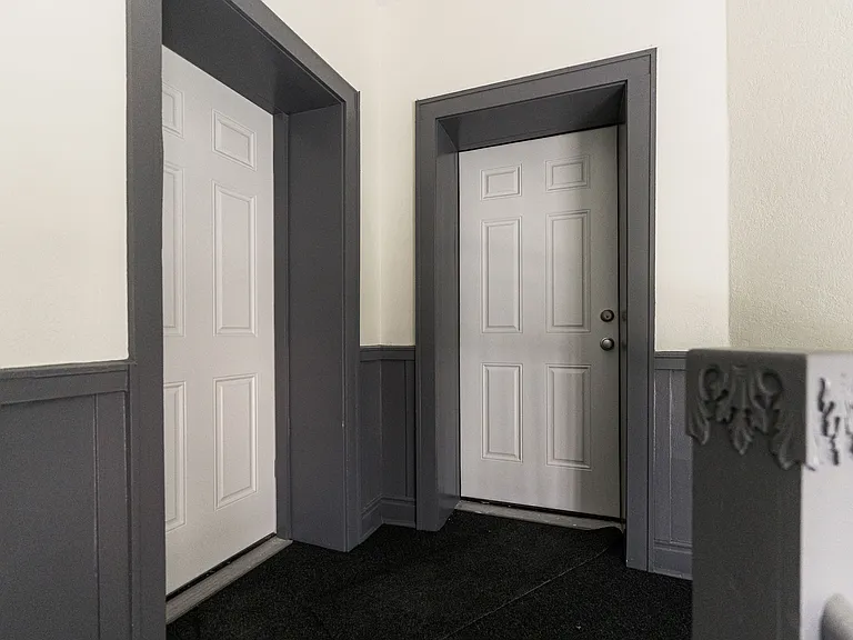 2101 N Hamlin Ave #3F — Photo 12