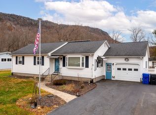 8 David Richardson Cir, Easthampton, MA 01027