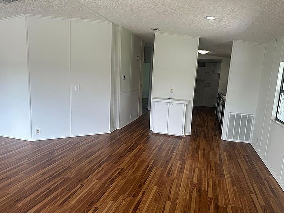 4th image of 6154 Palm Harbor Dr