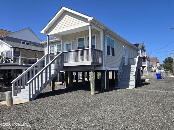 52 Adair Dr