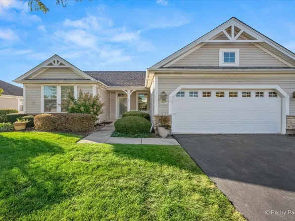 11977 Stonewater Xing, Huntley, IL 60142