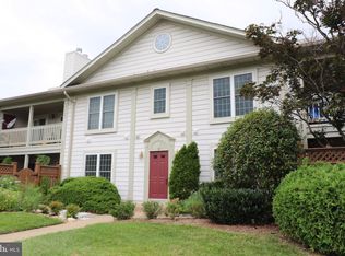 6072 Essex House Sq, Alexandria, VA 22310