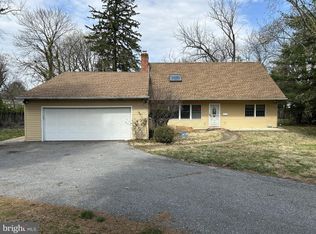 527 Cherry Ln, Lansdowne, PA