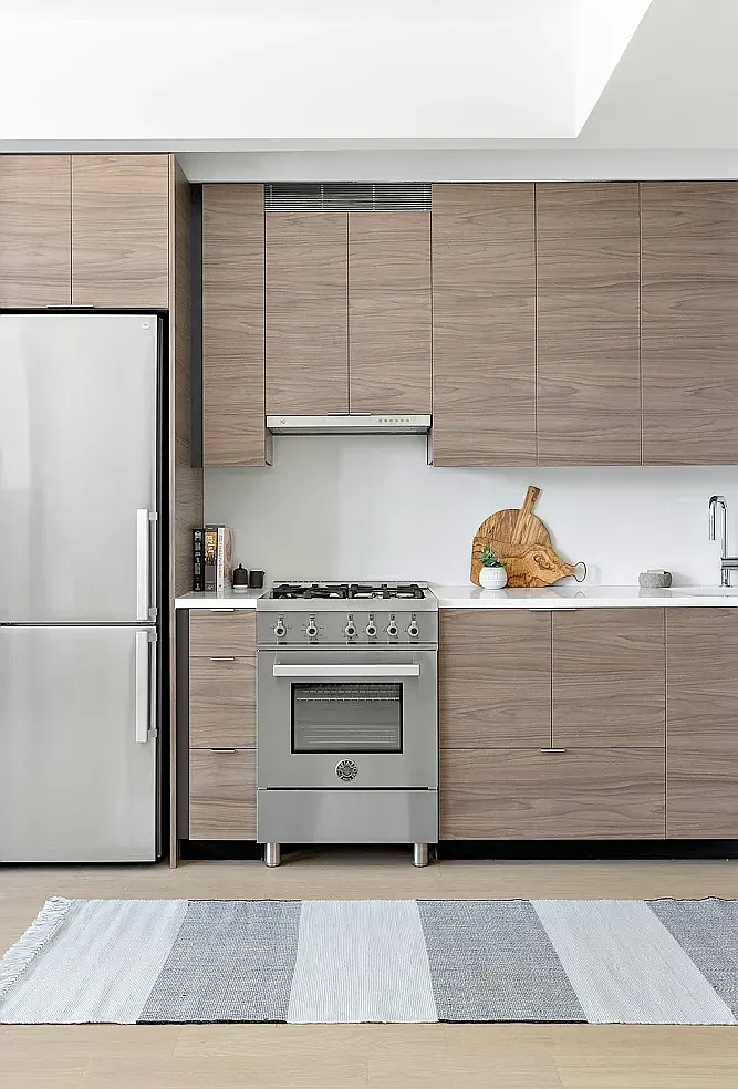 555 West 38th Street — Photo 2