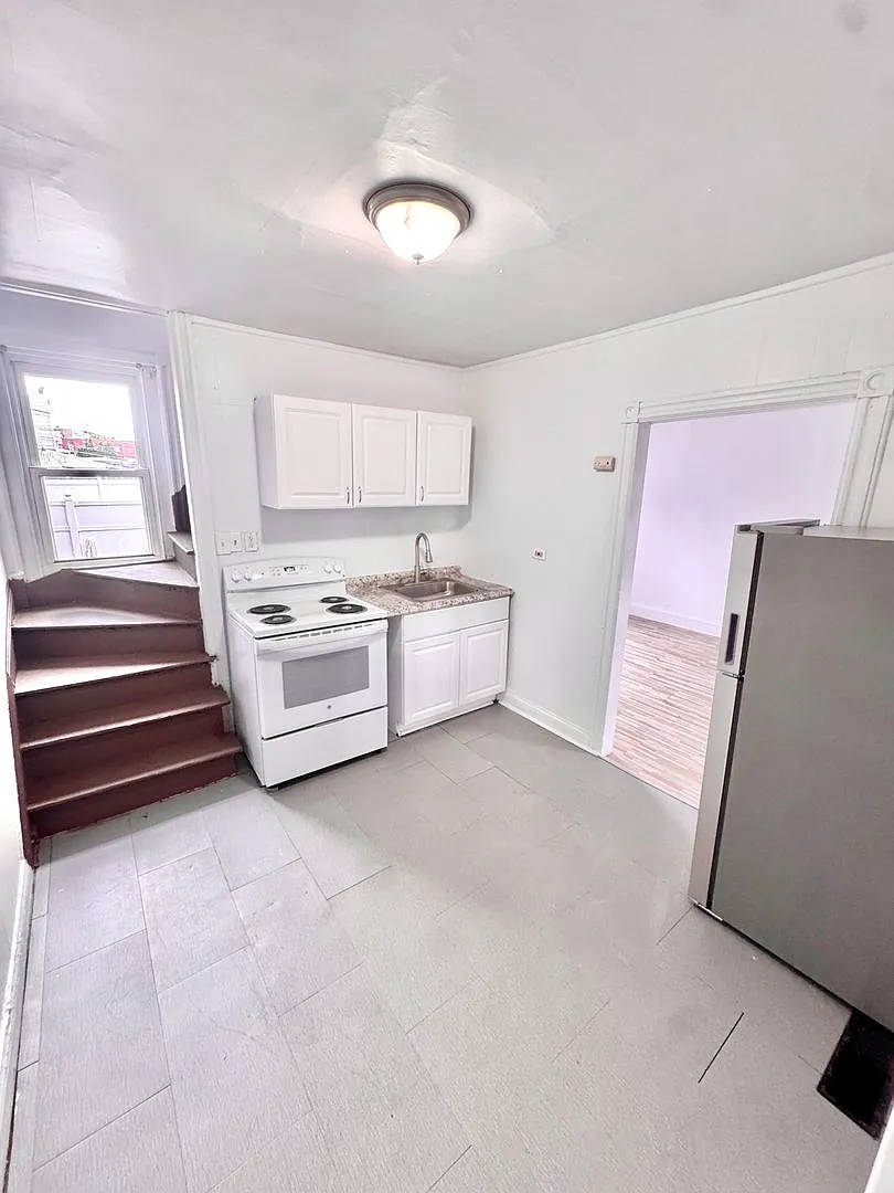 1411 W Liberty Street — Photo 3