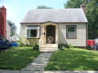 402 Howard Ave, Aurora, IL 60506