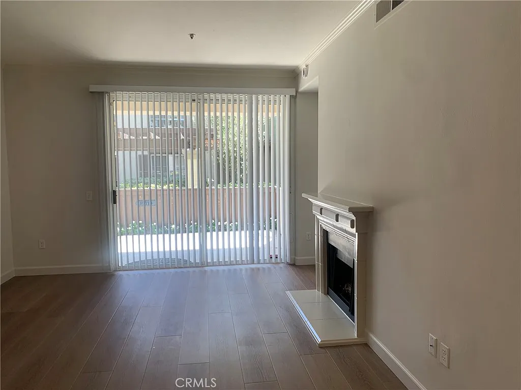 2 bed, 1100 sqft, $3,600 — Photo 4
