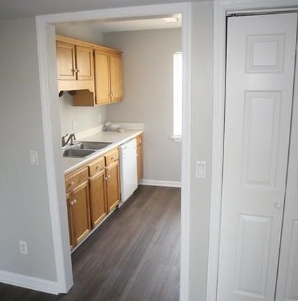 4th image of 3333 Idlewild Dr