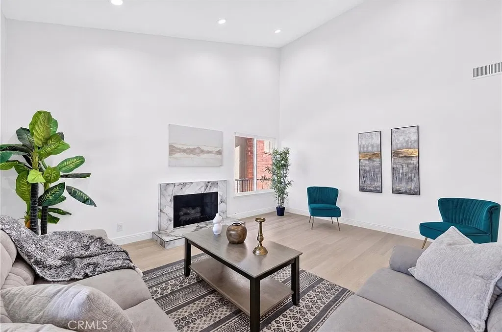 4 bed, 1491 sqft, $4,500 — Photo 2