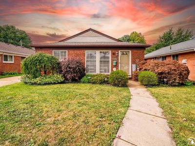 7954 Oak St, Taylor, MI, 48180